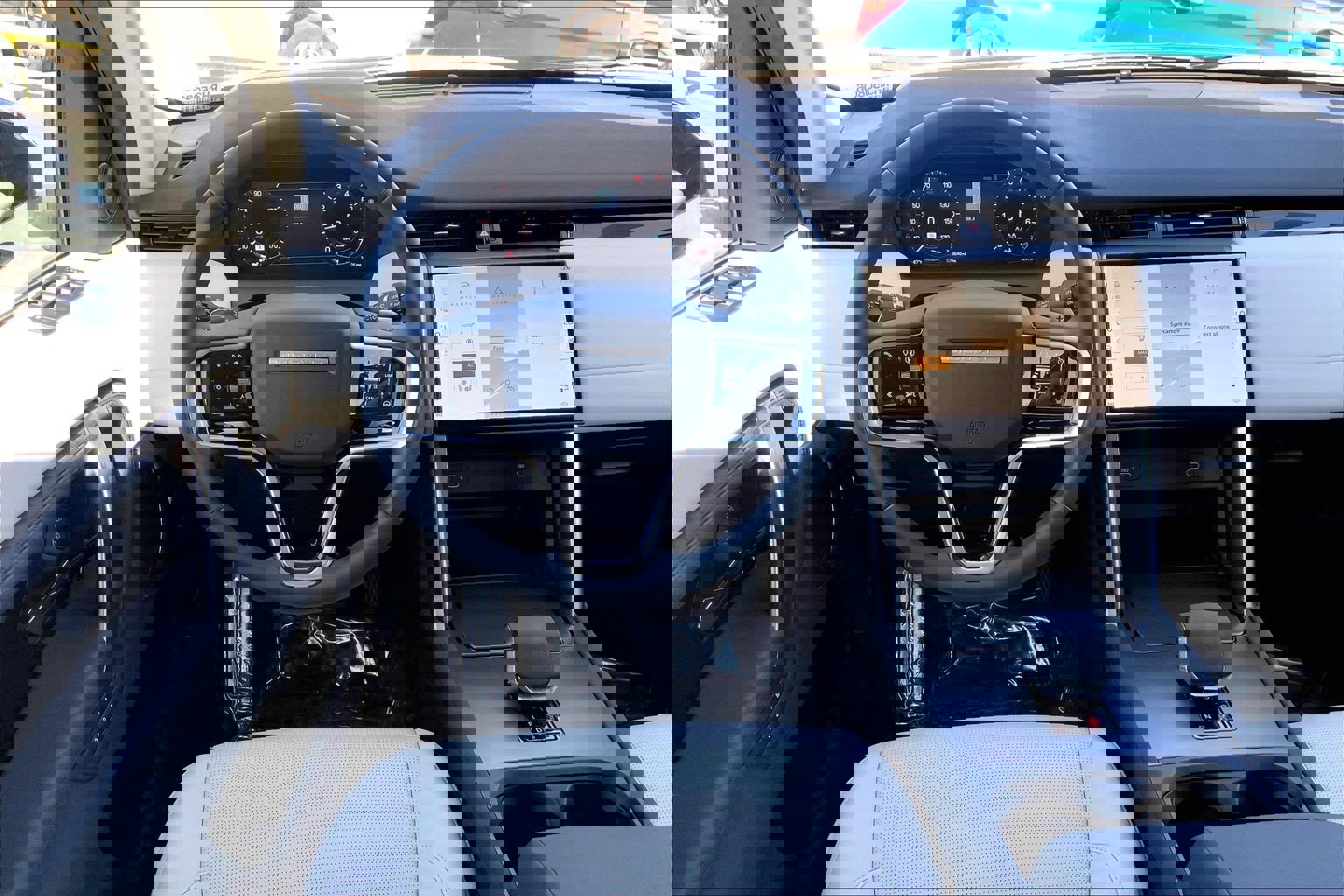 Used 2024 Land Rover Discovery Sport S image 5