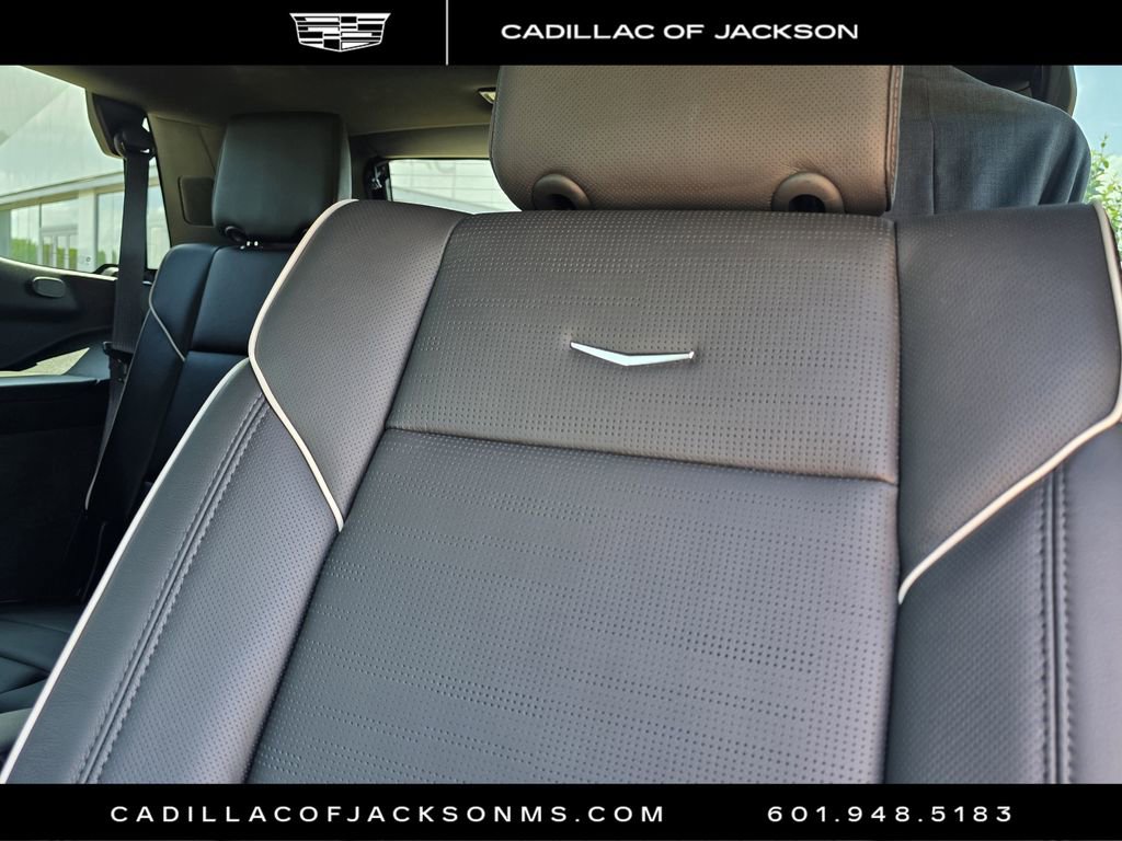 Used 2023 Cadillac Escalade Premium Luxury w/ Performance Package AWD/4WD image 28
