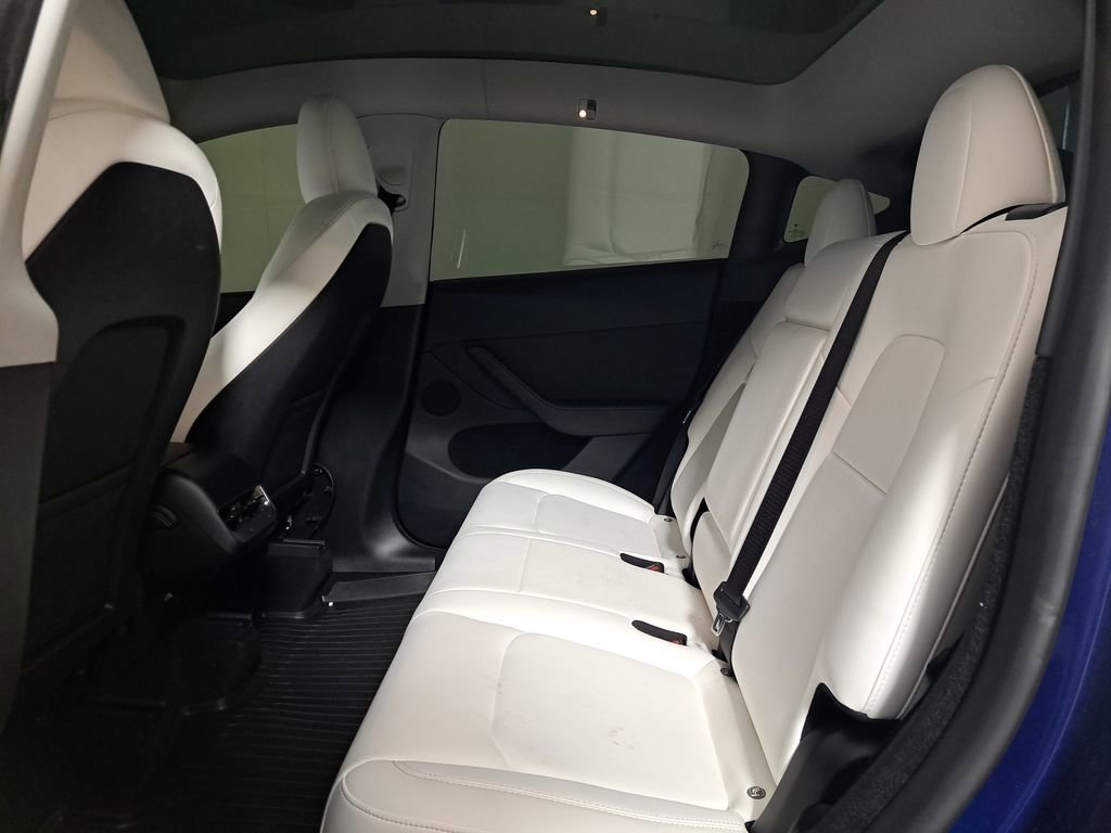 Used 2024 Tesla Model Y Performance image 21