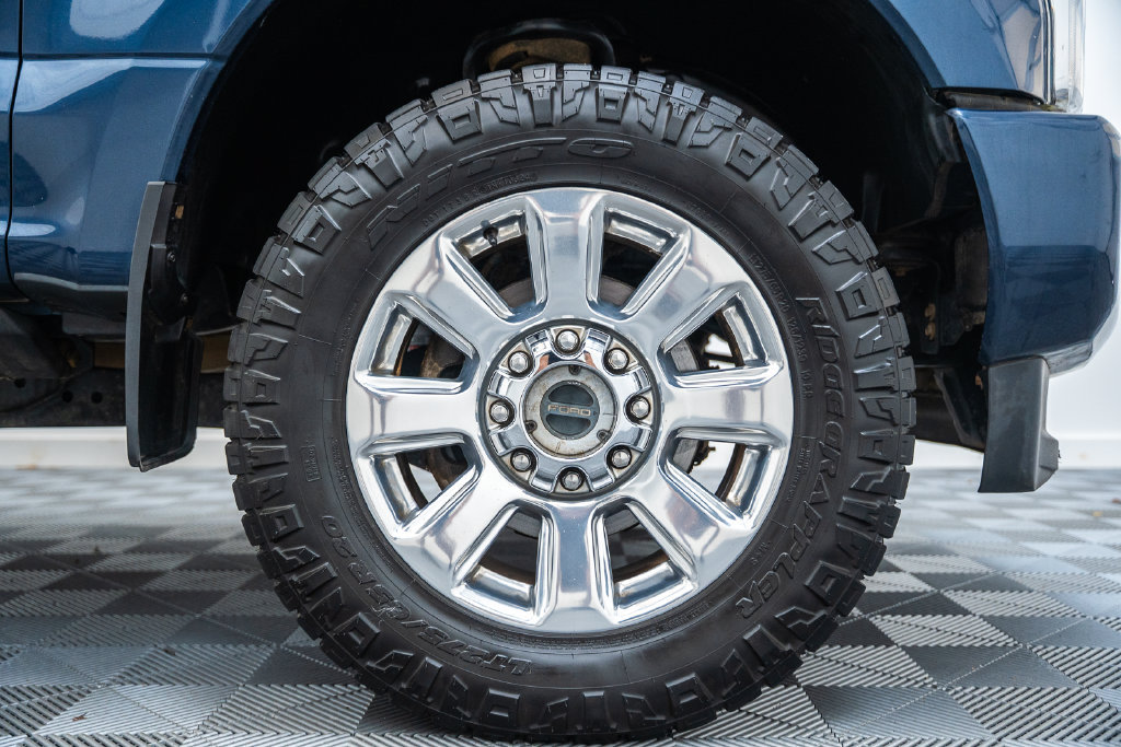 Used 2019 Ford F350 Platinum w/ Platinum Ultimate Package AWD/4WD image 19