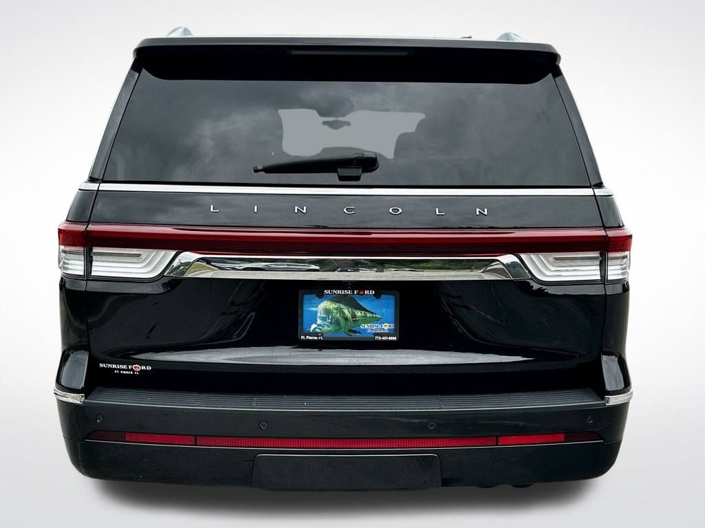 Used 2024 Lincoln Navigator L Premiere image 6