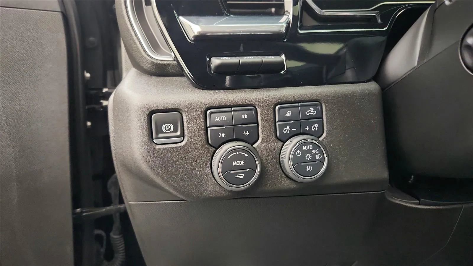 Used 2025 Chevrolet Silverado 1500 High Country w/ Midnight Edition image 26