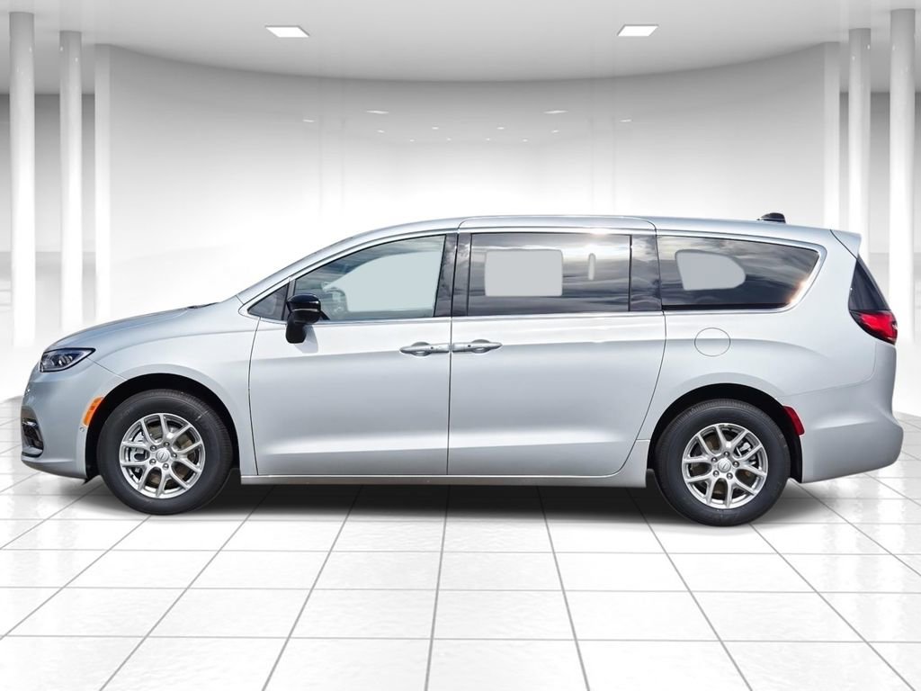 New 2026 Chrysler Pacifica Select FWD image 6
