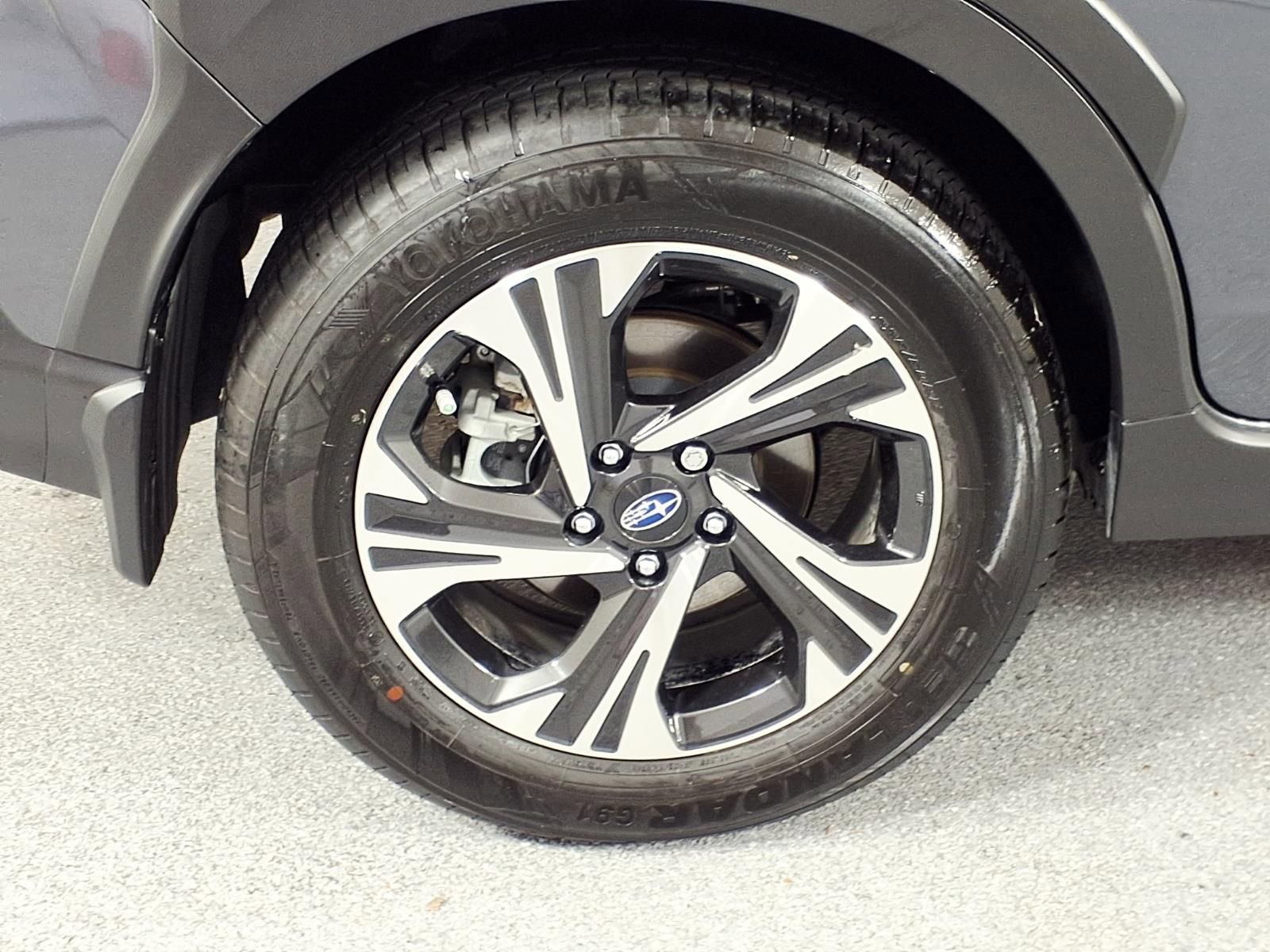 Used 2025 Subaru Crosstrek 2.0i Premium image 5