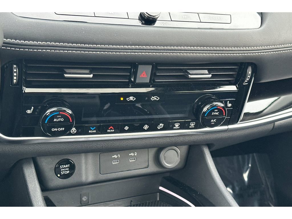 Used 2025 Nissan Rogue SL w/ SL Premium Package image 23