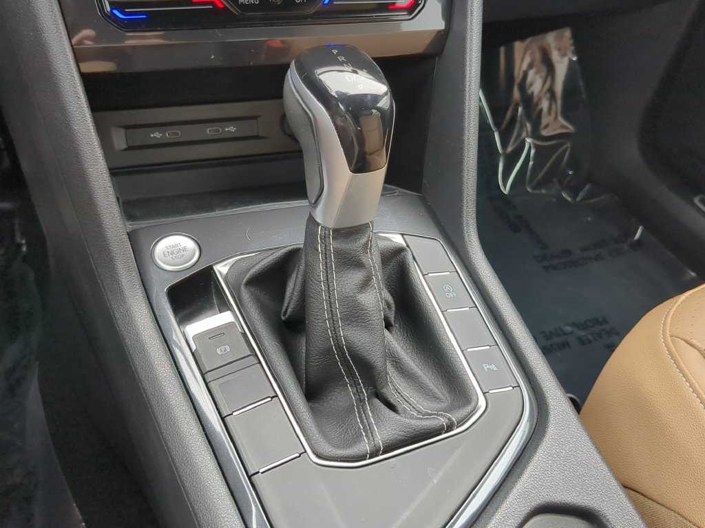 Certified 2023 Volkswagen Tiguan SE R-Line FWD image 25