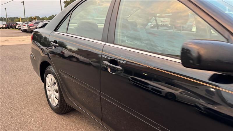 Used 2005 Toyota Camry LE FWD image 23