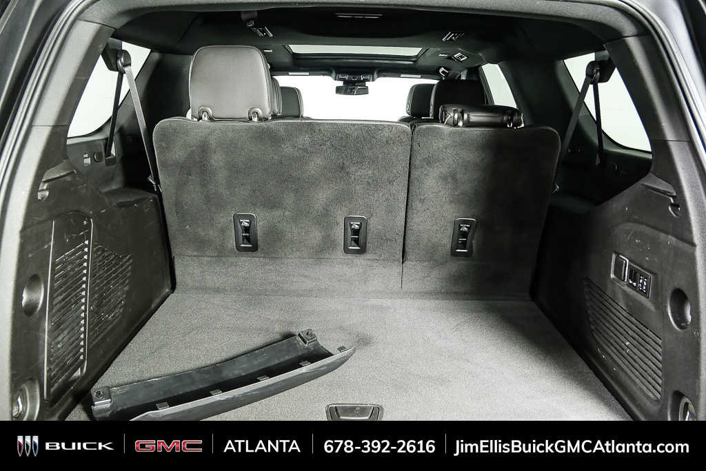Used 2023 GMC Yukon XL SLT w/ SLT Premium Package image 32
