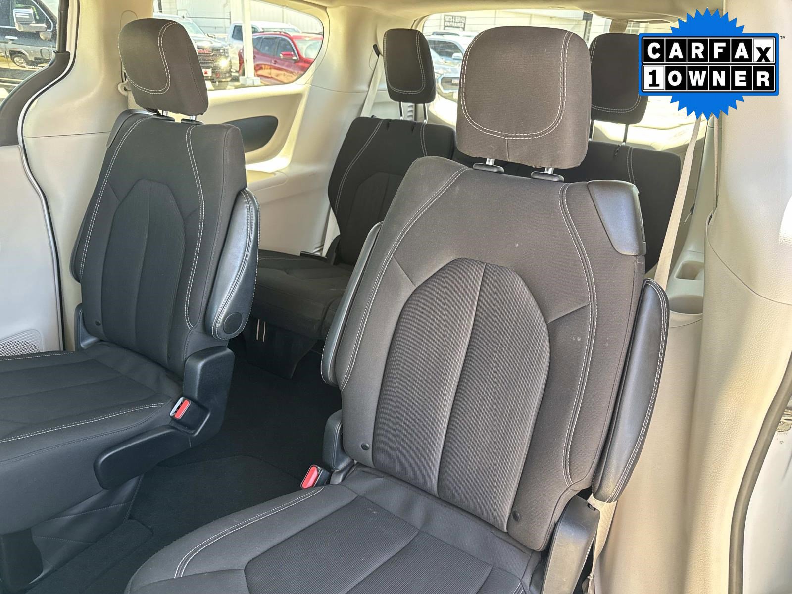 Used 2024 Chrysler Voyager LX image 13