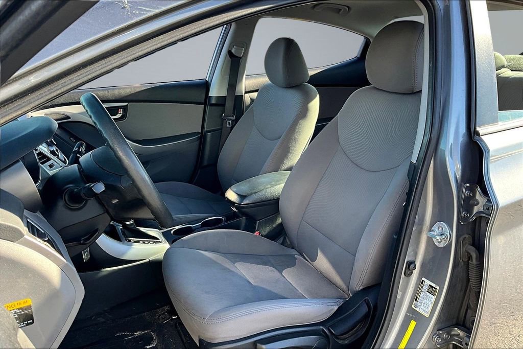 Used 2014 Hyundai Elantra SE w/ Option Group 02 FWD image 17