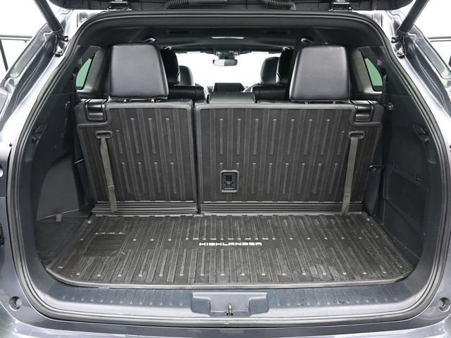 Certified 2023 Toyota Highlander XSE image 34