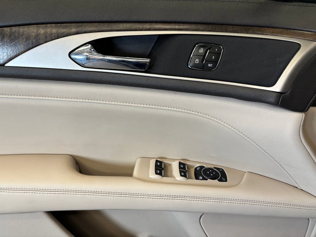 Used 2019 Lincoln MKZ Reserve FWD image 19
