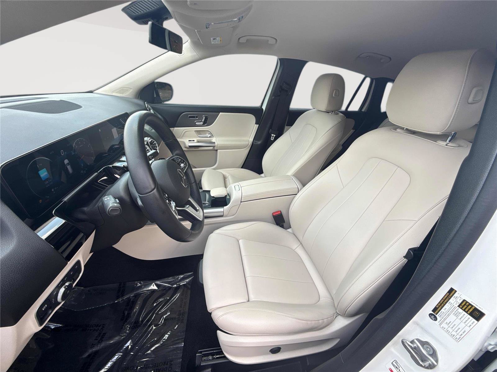 Used 2022 Mercedes-Benz GLA 250 4MATIC image 11