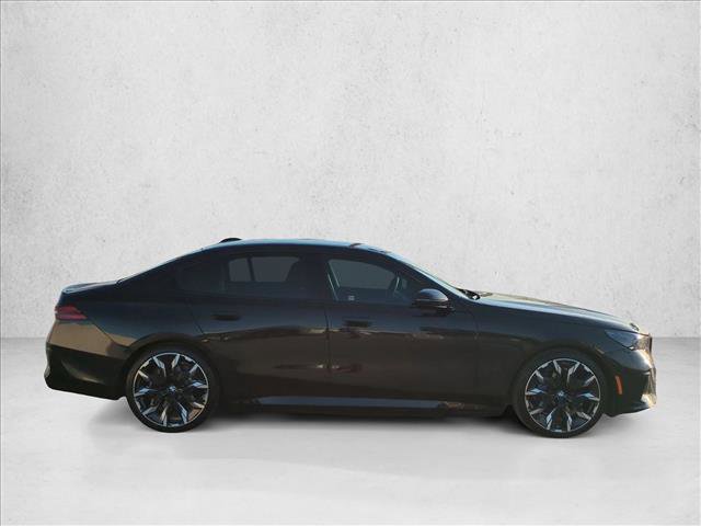 Certified 2026 BMW 550e xDrive AWD/4WD image 4
