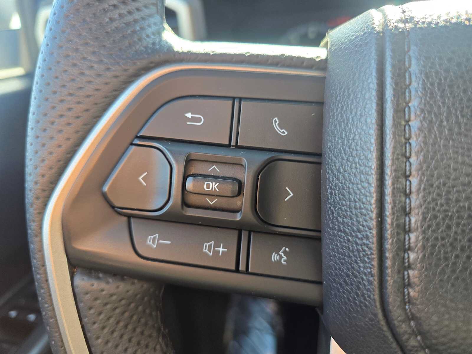 Used 2026 Toyota Tacoma TRD Off-Road w/ TRD Off Road Premium Package AWD/4WD image 32