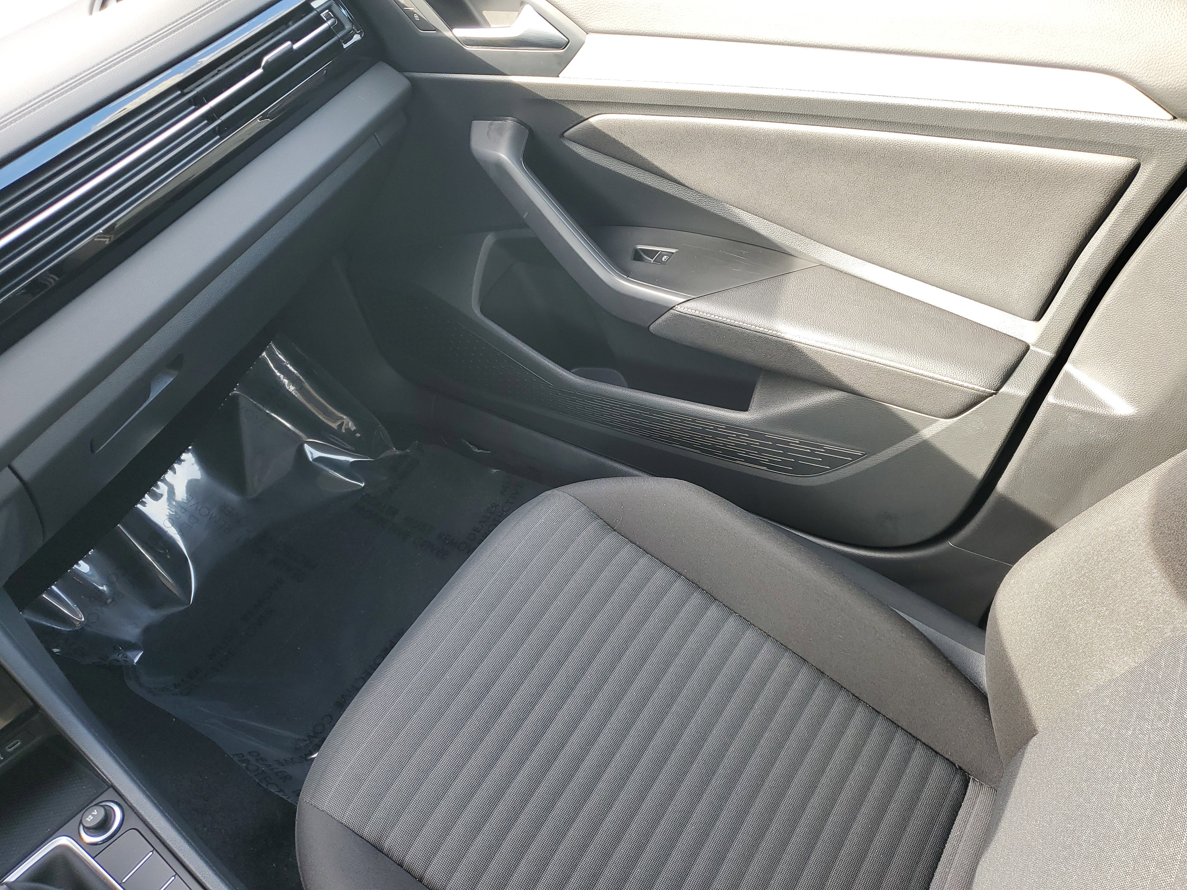 Used 2025 Volkswagen Jetta S image 11