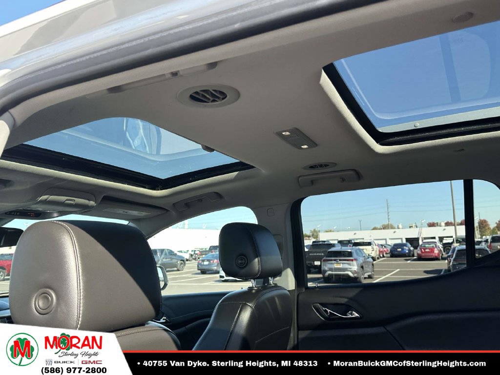 Certified 2021 GMC Acadia SLT w/ Technology Package AWD/4WD image 16