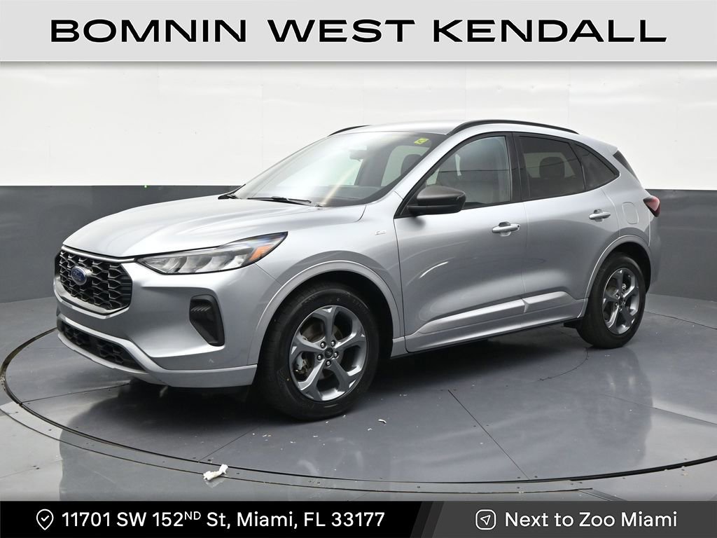 Used 2024 Ford Escape ST-Line w/ Tech Pack #1 FWD image 1