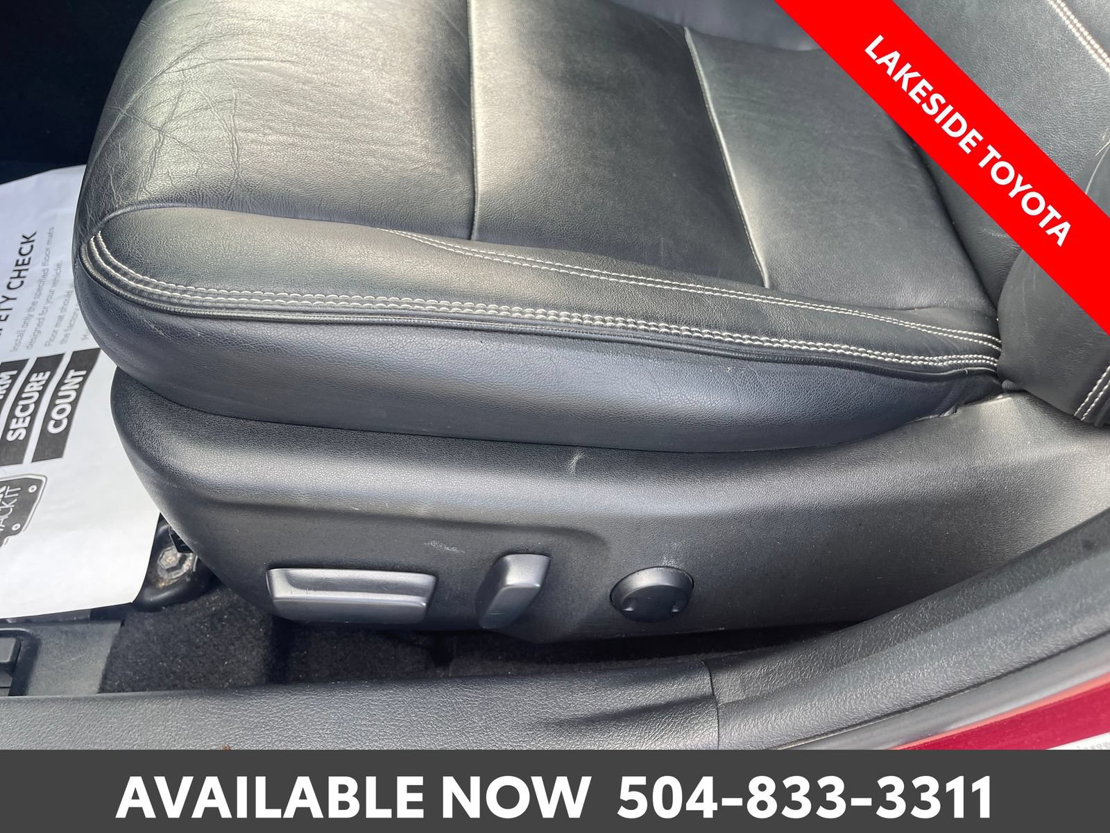 Used 2017 Toyota Camry XLE w/ Moonroof Package FWD image 25