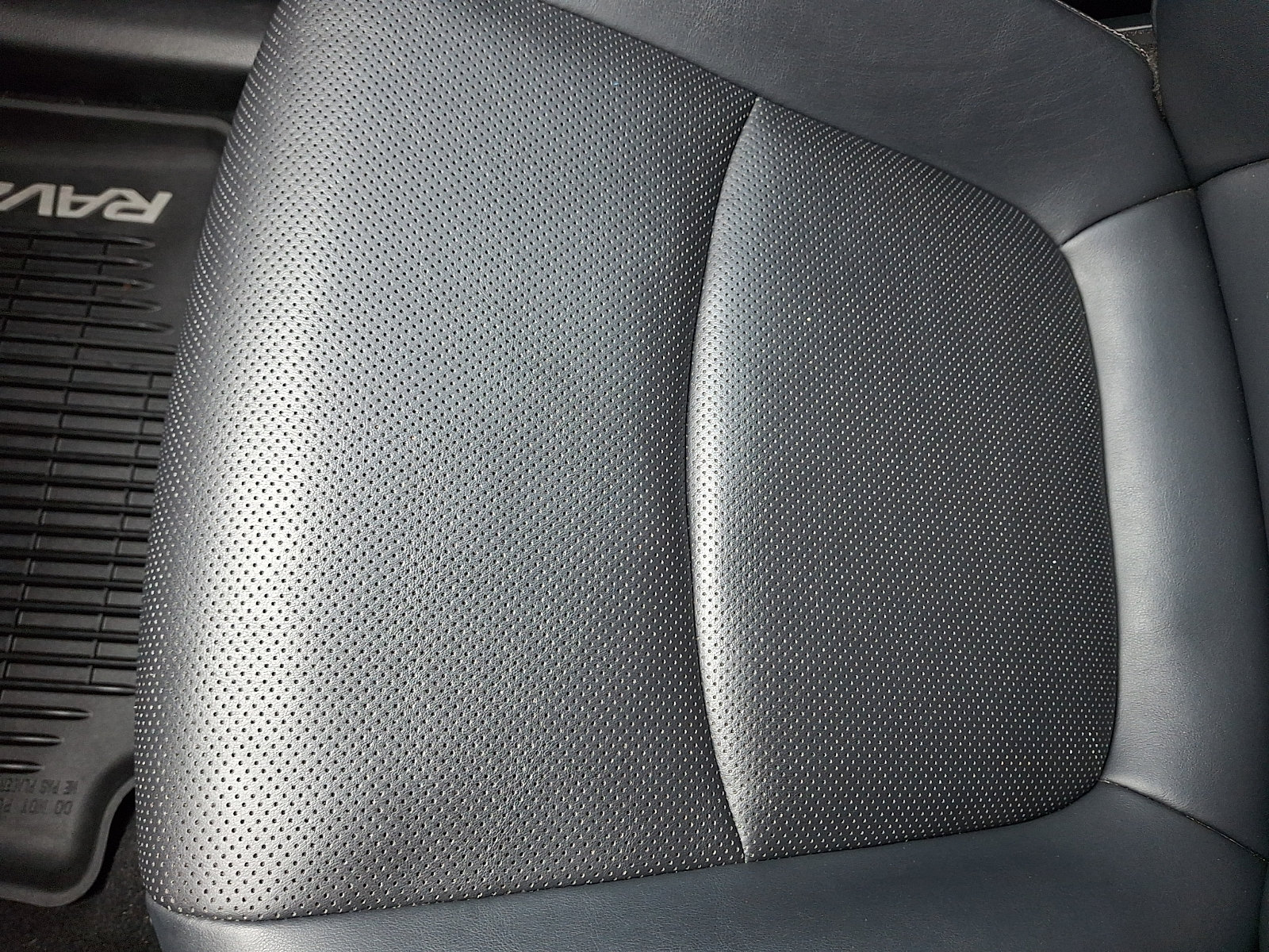 Used 2021 Toyota RAV4 Limited AWD/4WD image 26
