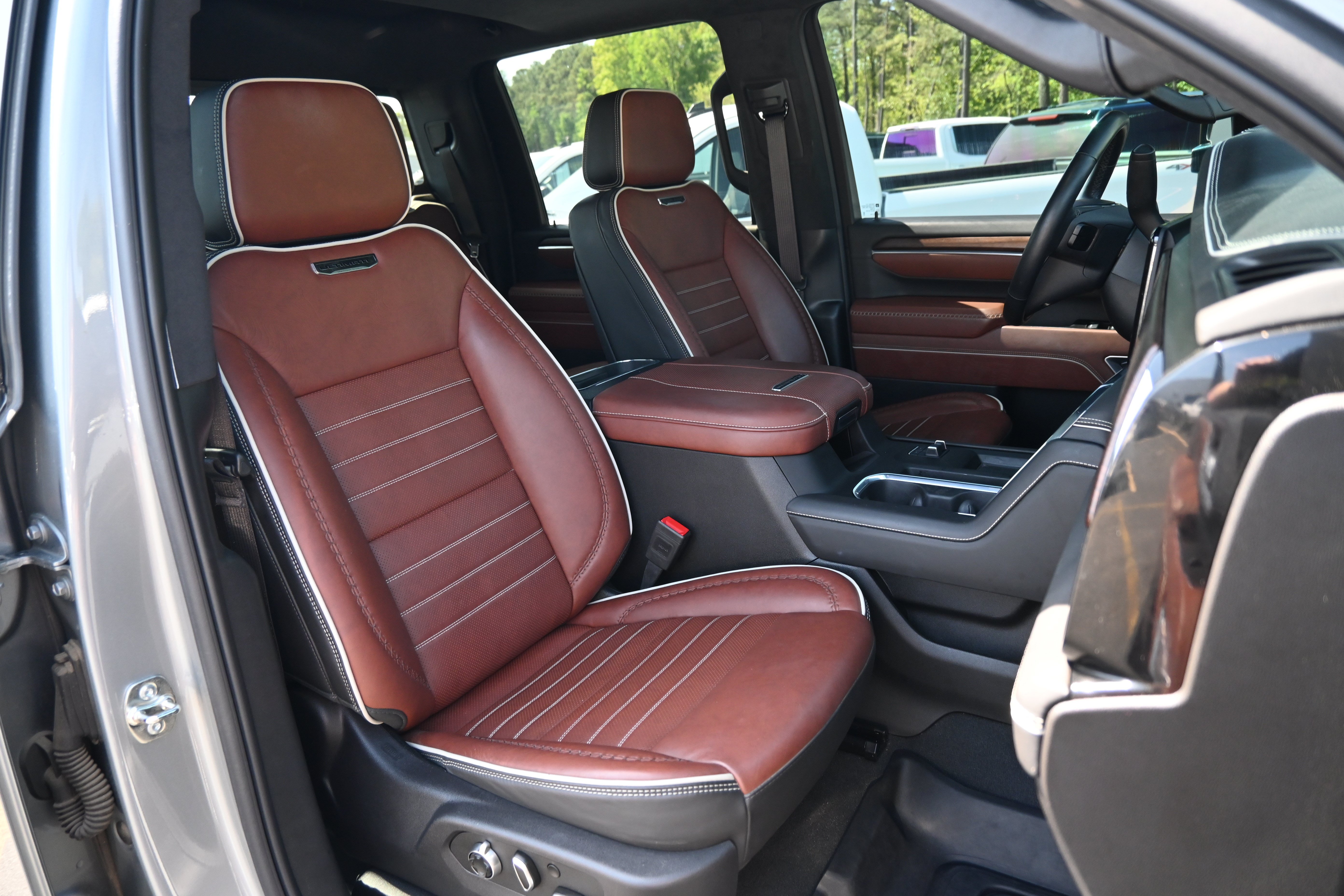 Used 2025 GMC Sierra 2500 Denali Ultimate w/ Max Trailering Package AWD/4WD image 14