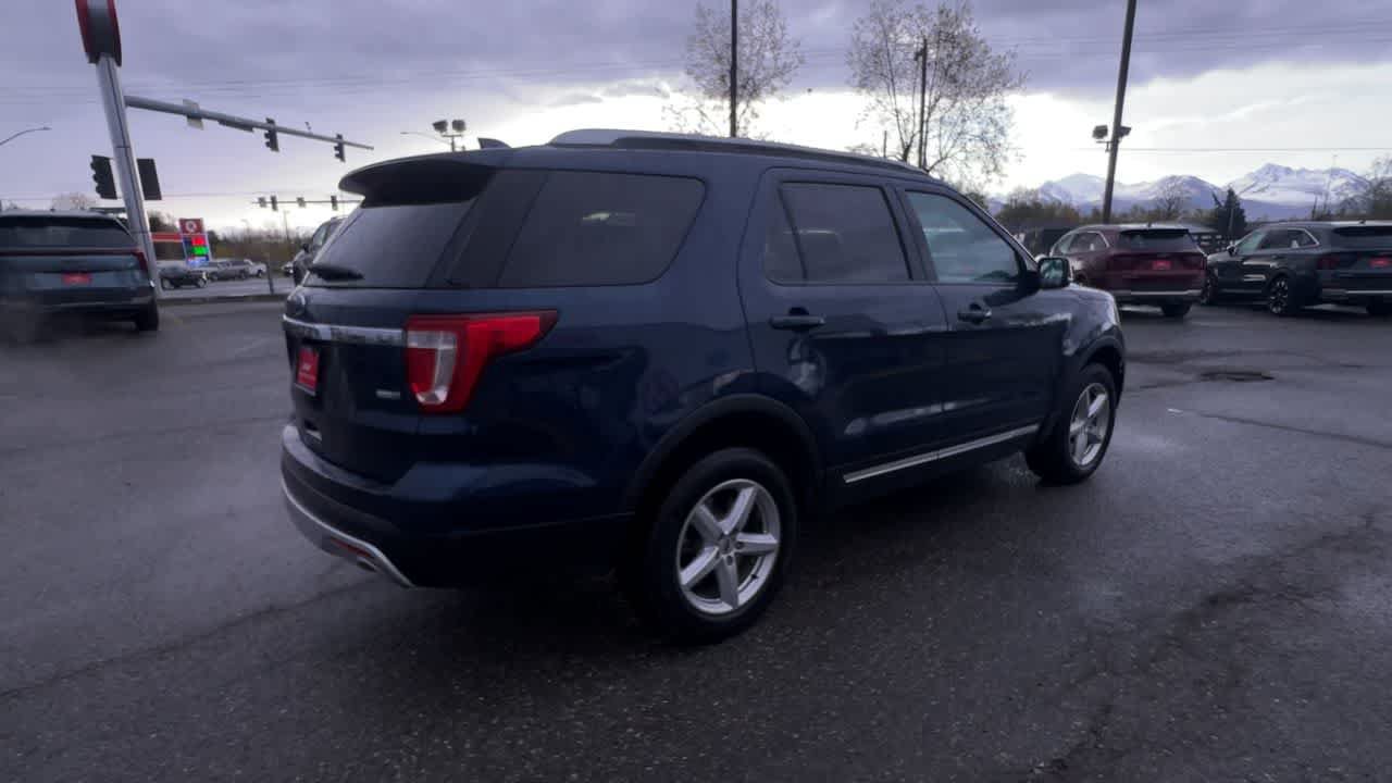Used 2016 Ford Explorer XLT w/ Equipment Group 202A AWD/4WD image 8