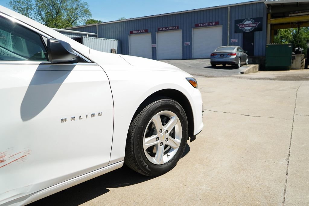 Used 2022 Chevrolet Malibu LS image 17