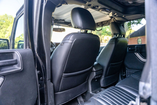 Used 2017 Jeep Wrangler Unlimited Rubicon w/ Connectivity Group AWD/4WD image 46