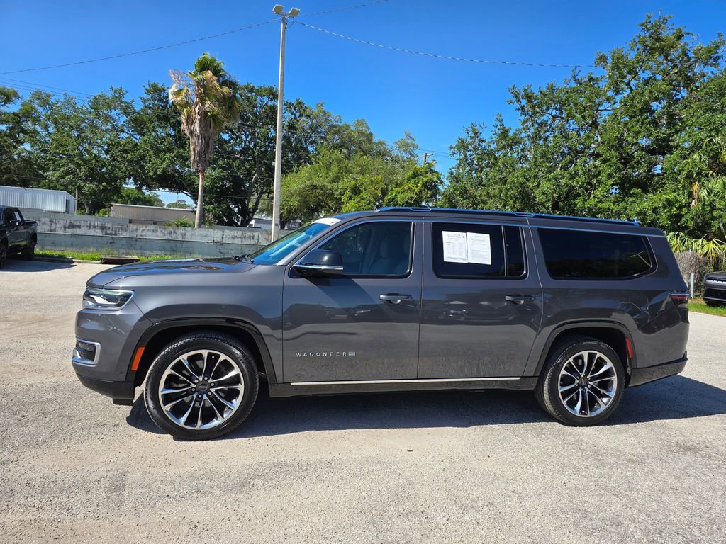 Used 2023 Jeep Wagoneer L Series III w/ Premium Group I AWD/4WD image 3