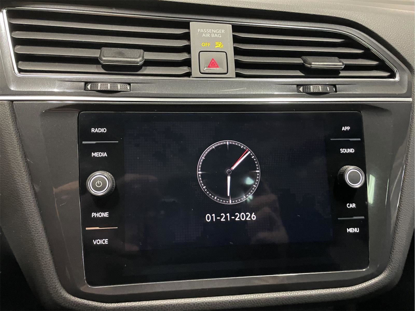 Used 2023 Volkswagen Tiguan SE R-Line image 27