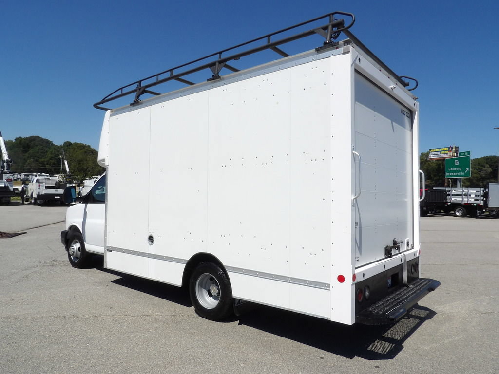 Used 2021 Chevrolet Express 3500 w/ Power Convenience Package RWD image 4