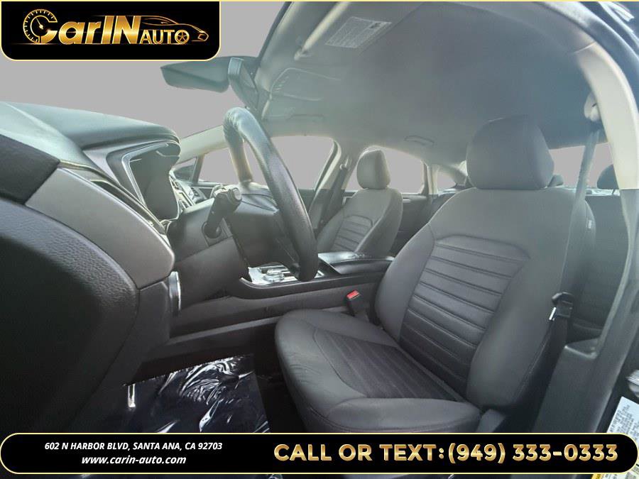 Used 2020 Ford Fusion SE image 13
