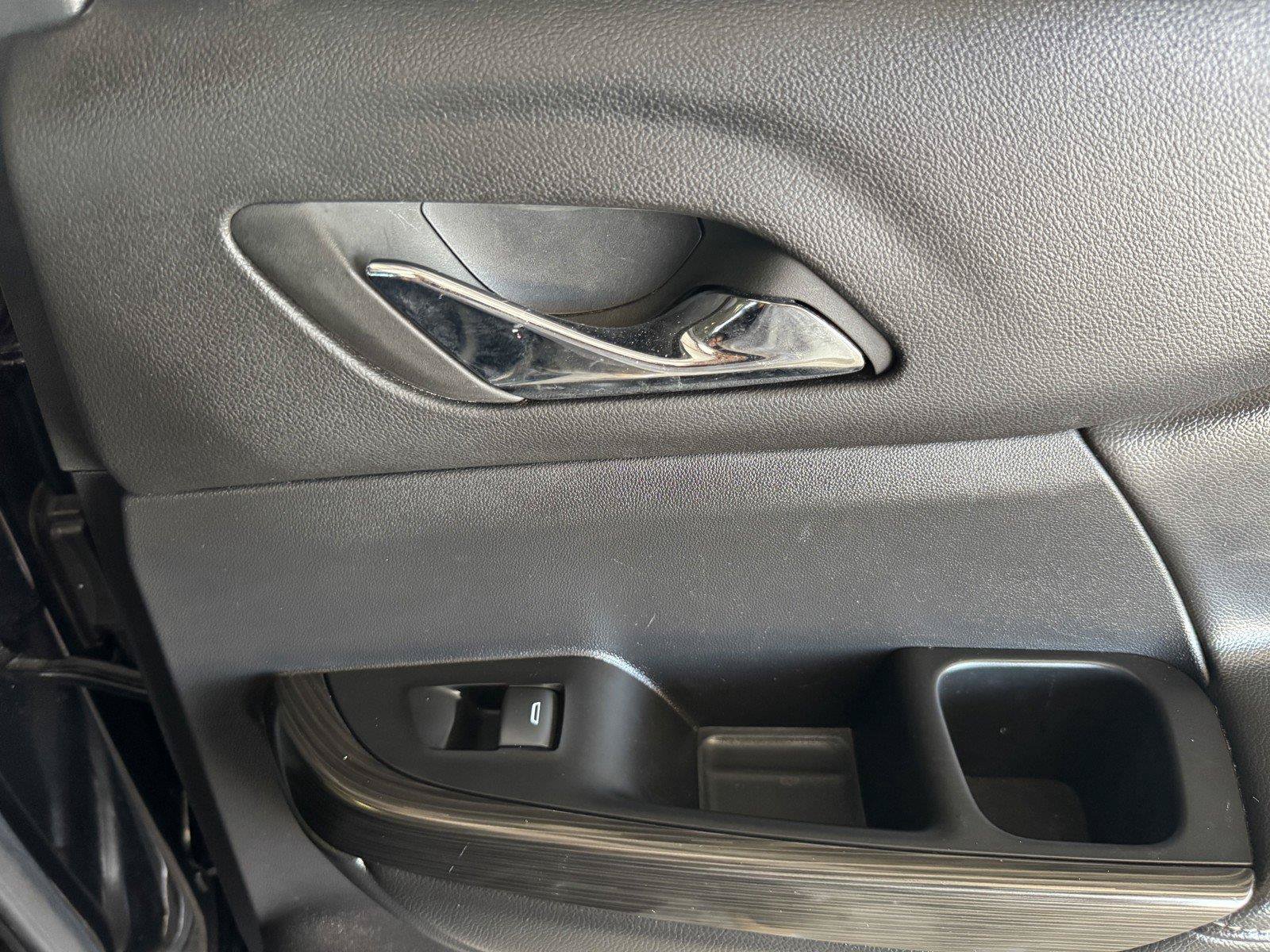 Used 2023 GMC Acadia SLT FWD image 40