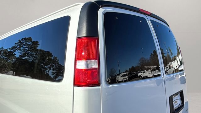 Used 2023 Chevrolet Express 3500 LS image 33