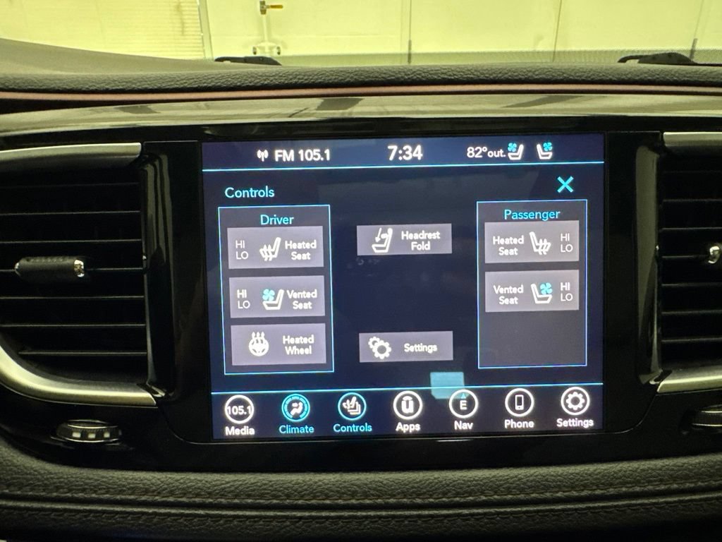 Used 2020 Chrysler Pacifica Limited FWD image 30