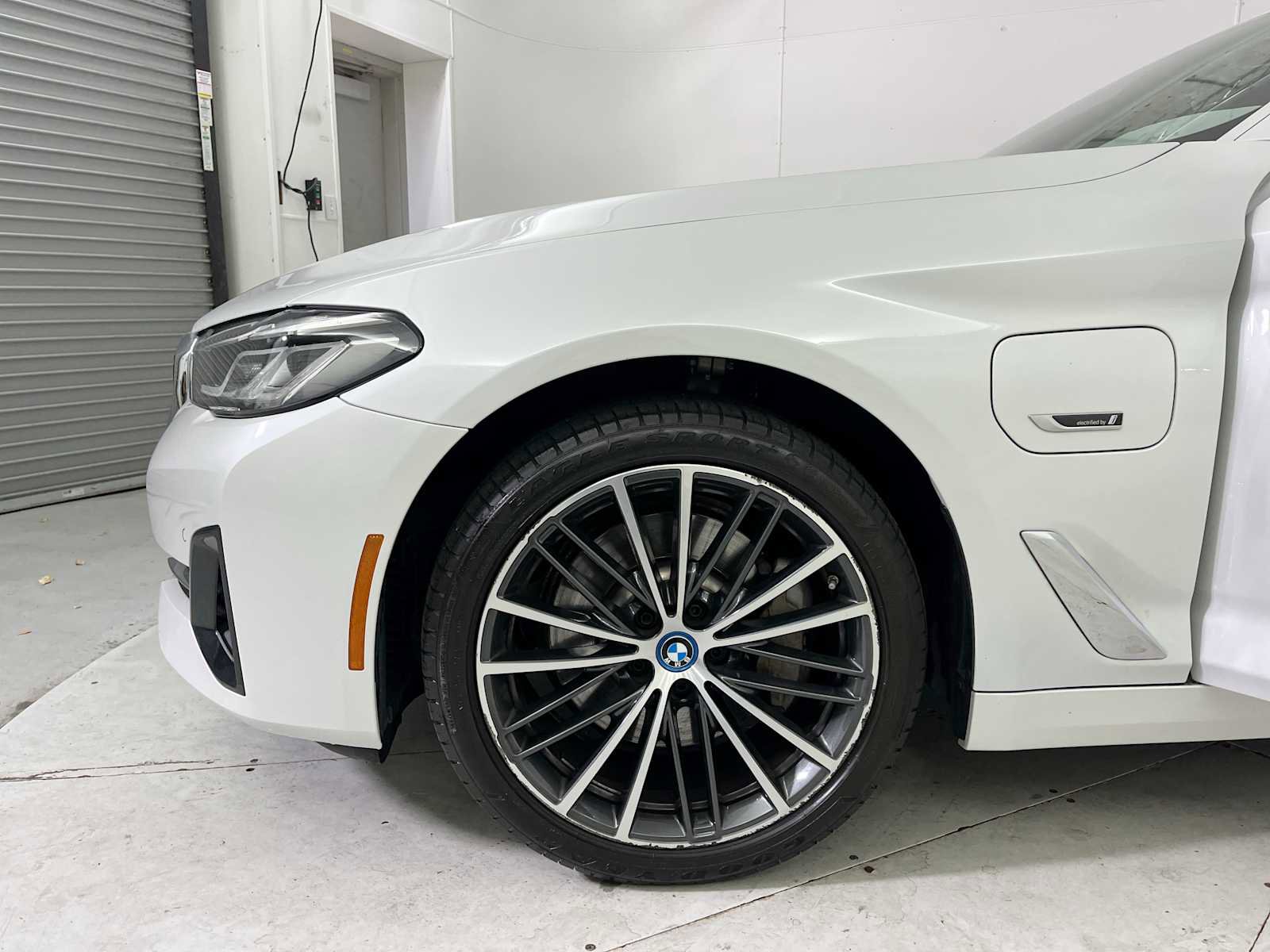 Used 2023 BMW 530e xDrive w/ Premium Package AWD/4WD image 25