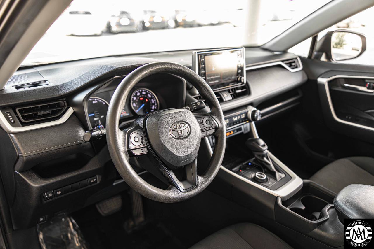 Used 2021 Toyota RAV4 XLE w/ Convenience Package AWD/4WD image 16