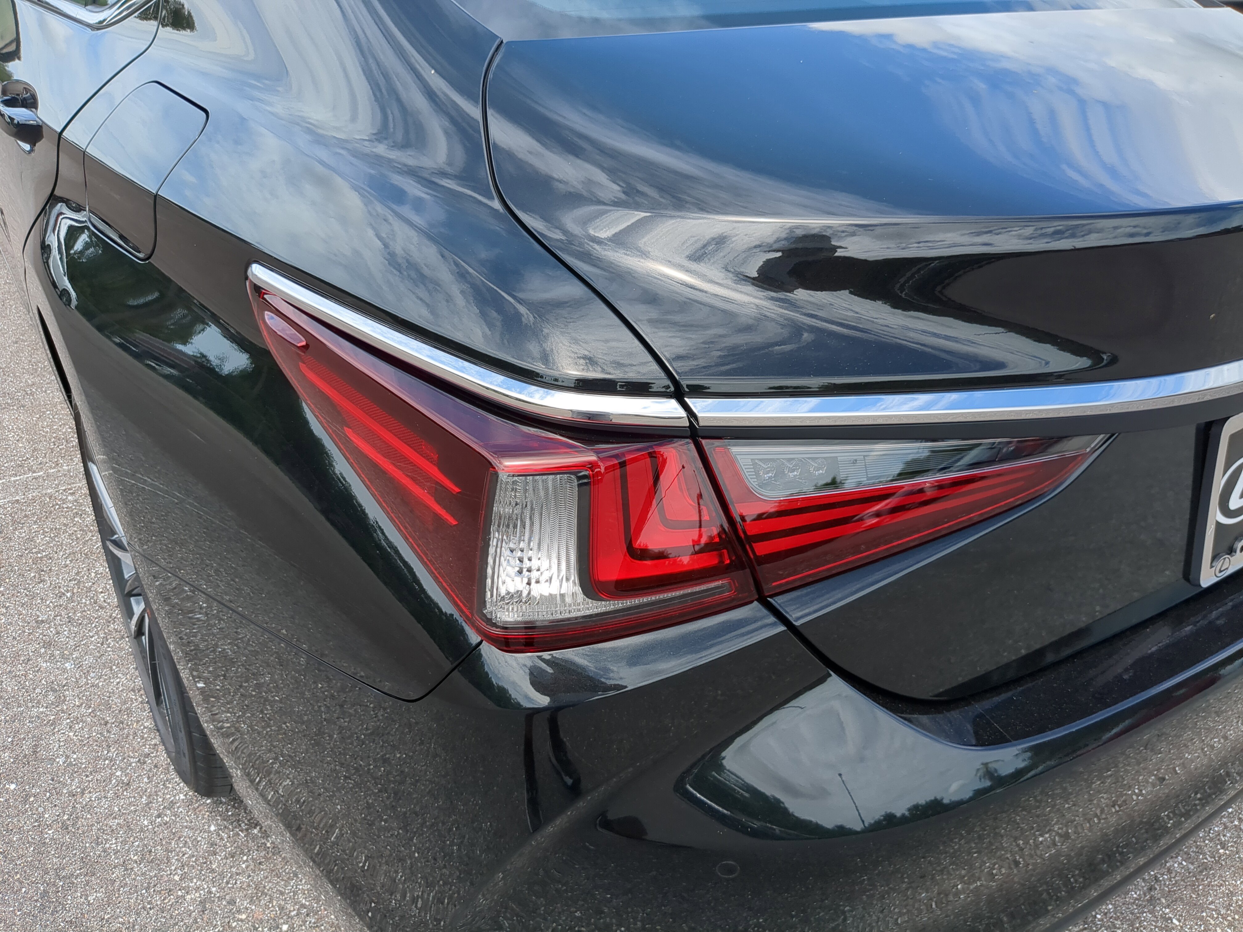 New 2025 Lexus ES 350 w/ Premium Package image 10