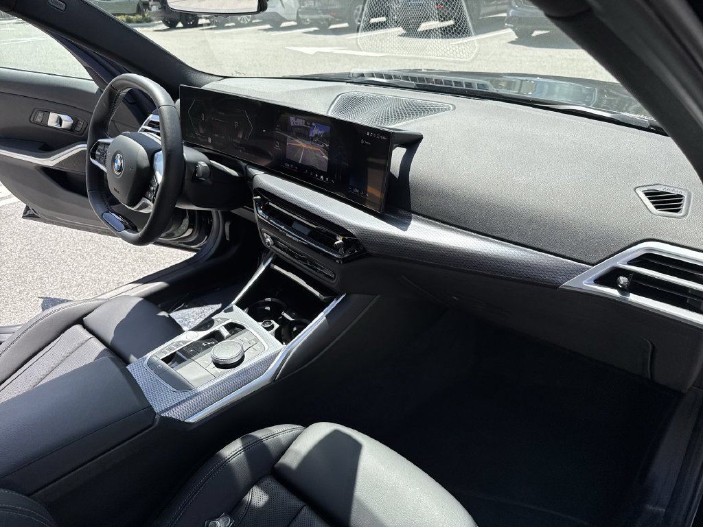 Used 2026 BMW 330i xDrive Sedan AWD/4WD image 32