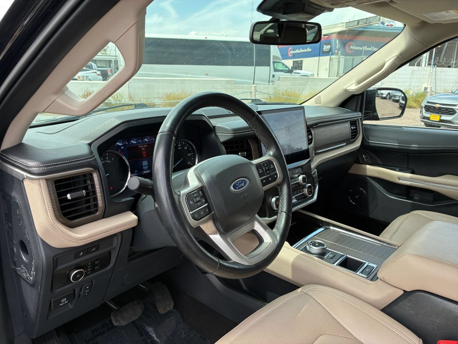 Used 2024 Ford Expedition Limited RWD image 38