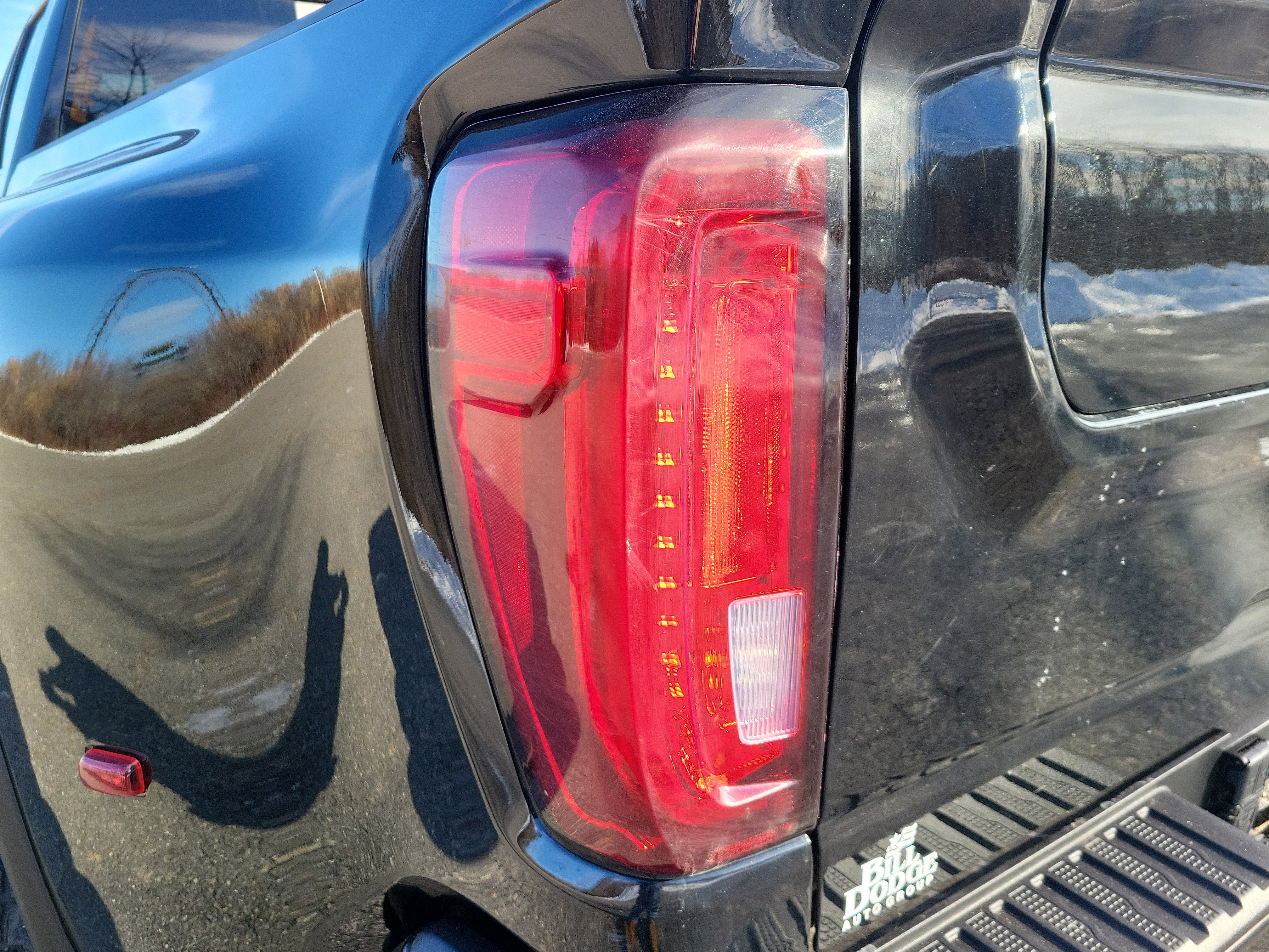 Used 2022 GMC Sierra 3500 Denali w/ Denali Ultimate Package image 11