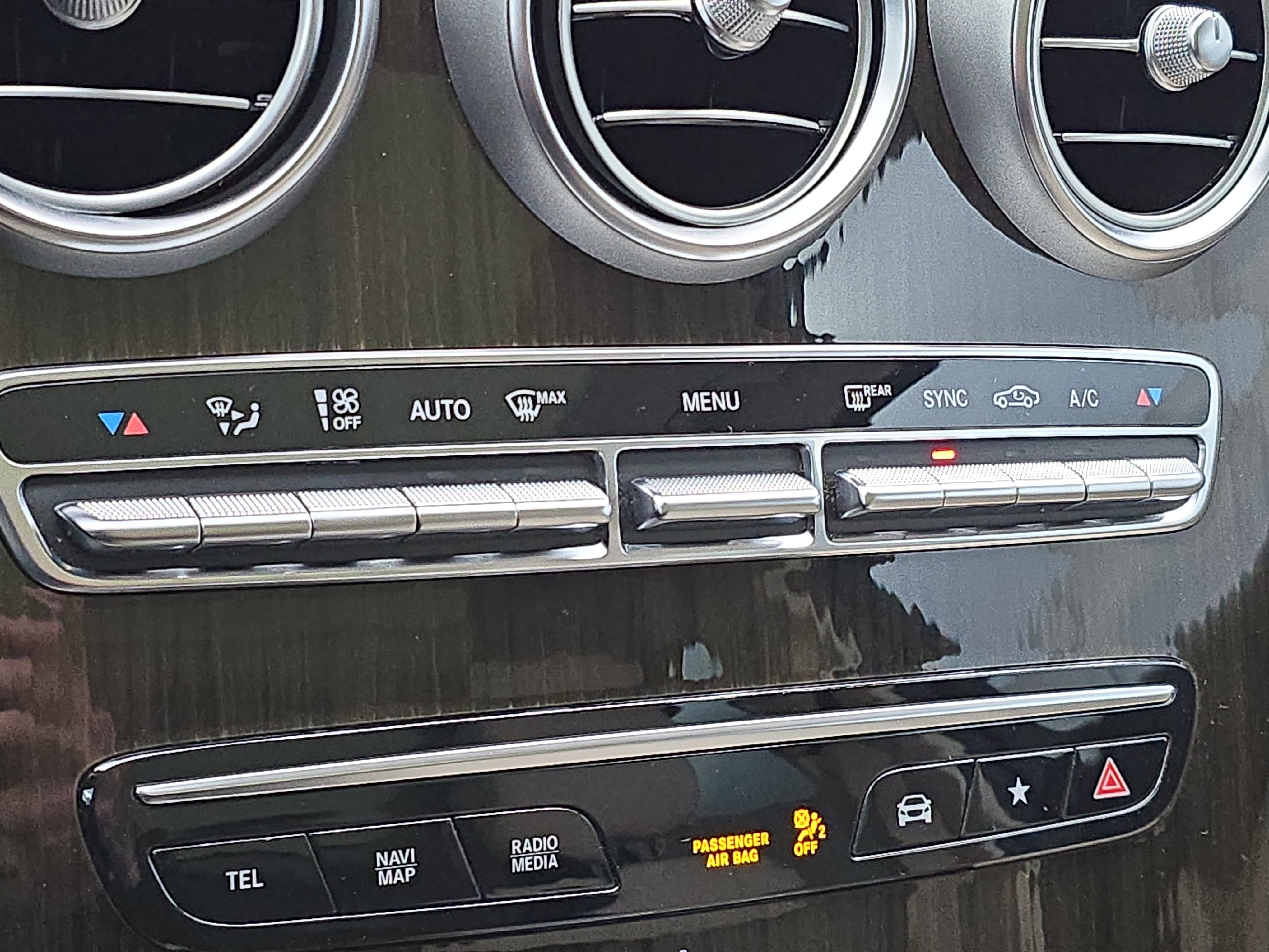 Certified 2021 Mercedes-Benz GLC 300 w/ Premium Package image 24