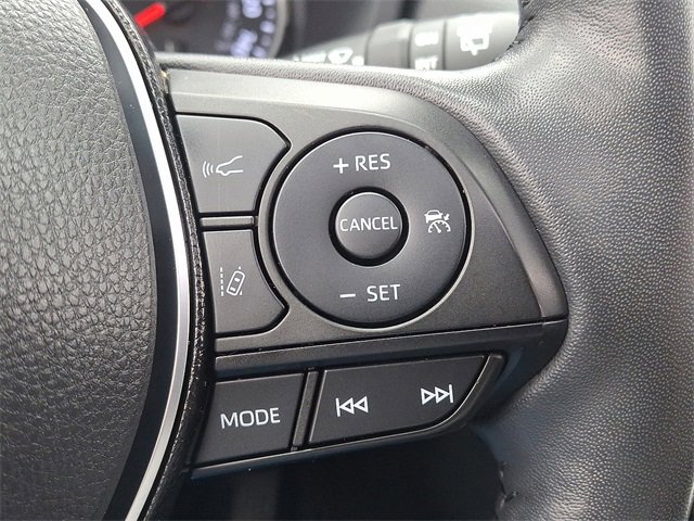 Used 2020 Toyota RAV4 XLE Premium image 22