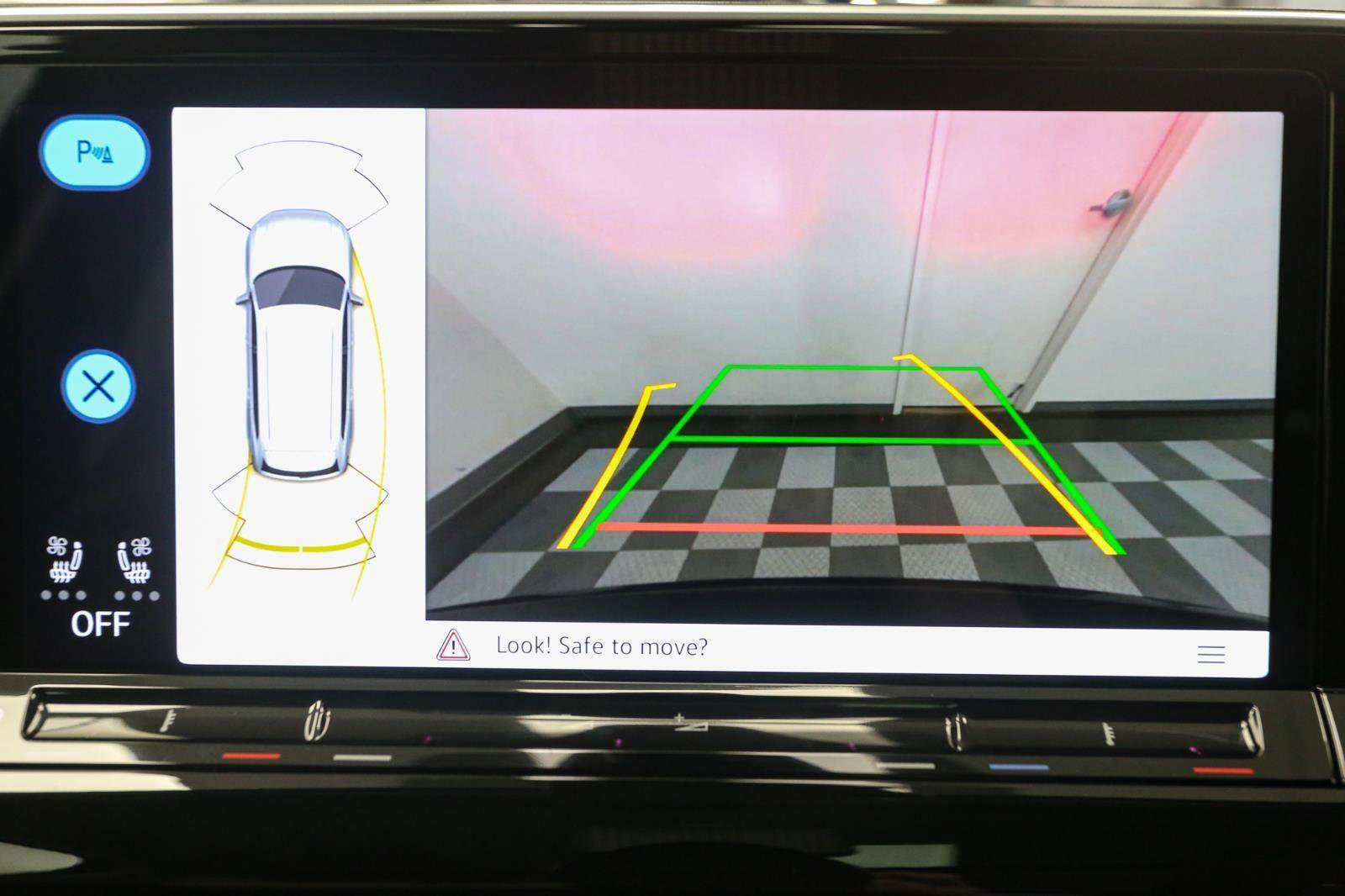Certified 2025 Volkswagen Atlas SEL image 35