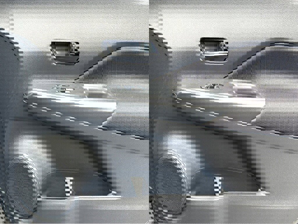 New 2025 Nissan Kicks Play S image 12