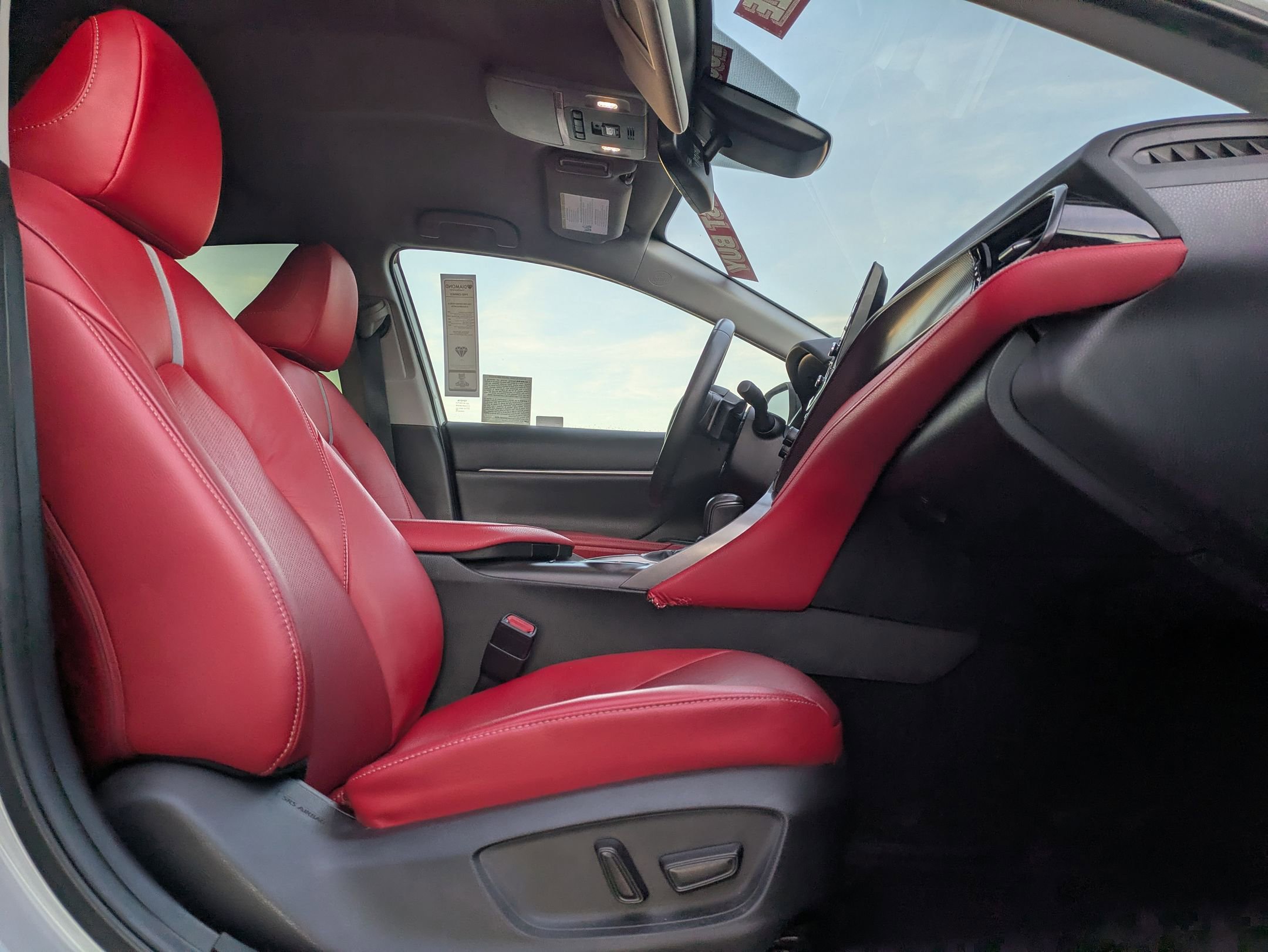 Used 2021 Toyota Camry XSE FWD image 11