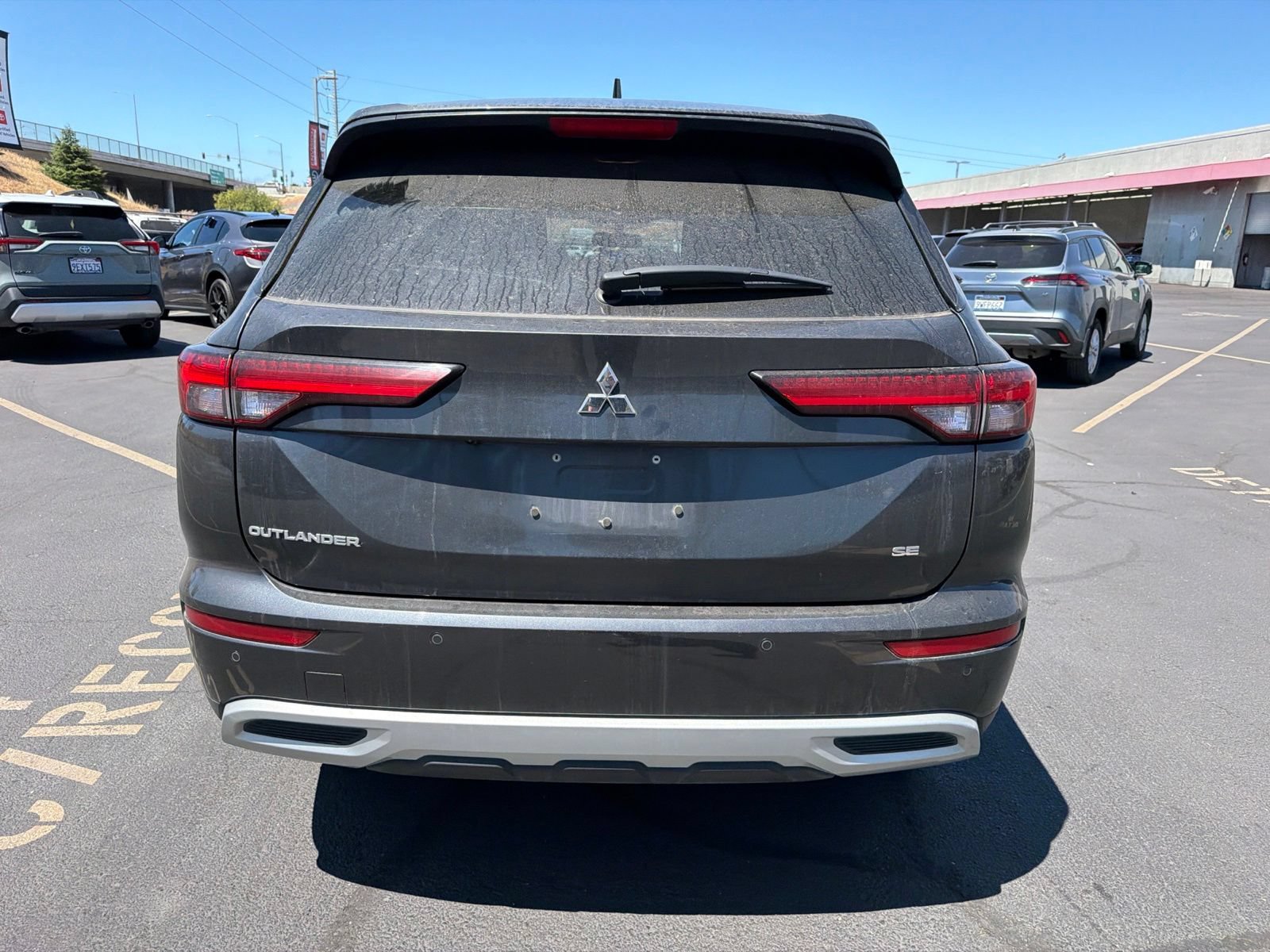 Used 2024 Mitsubishi Outlander SE Black Edition FWD image 4