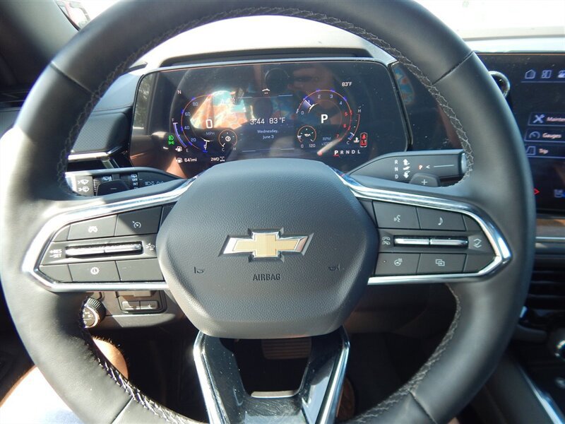 Used 2026 Chevrolet Suburban High Country AWD/4WD image 27