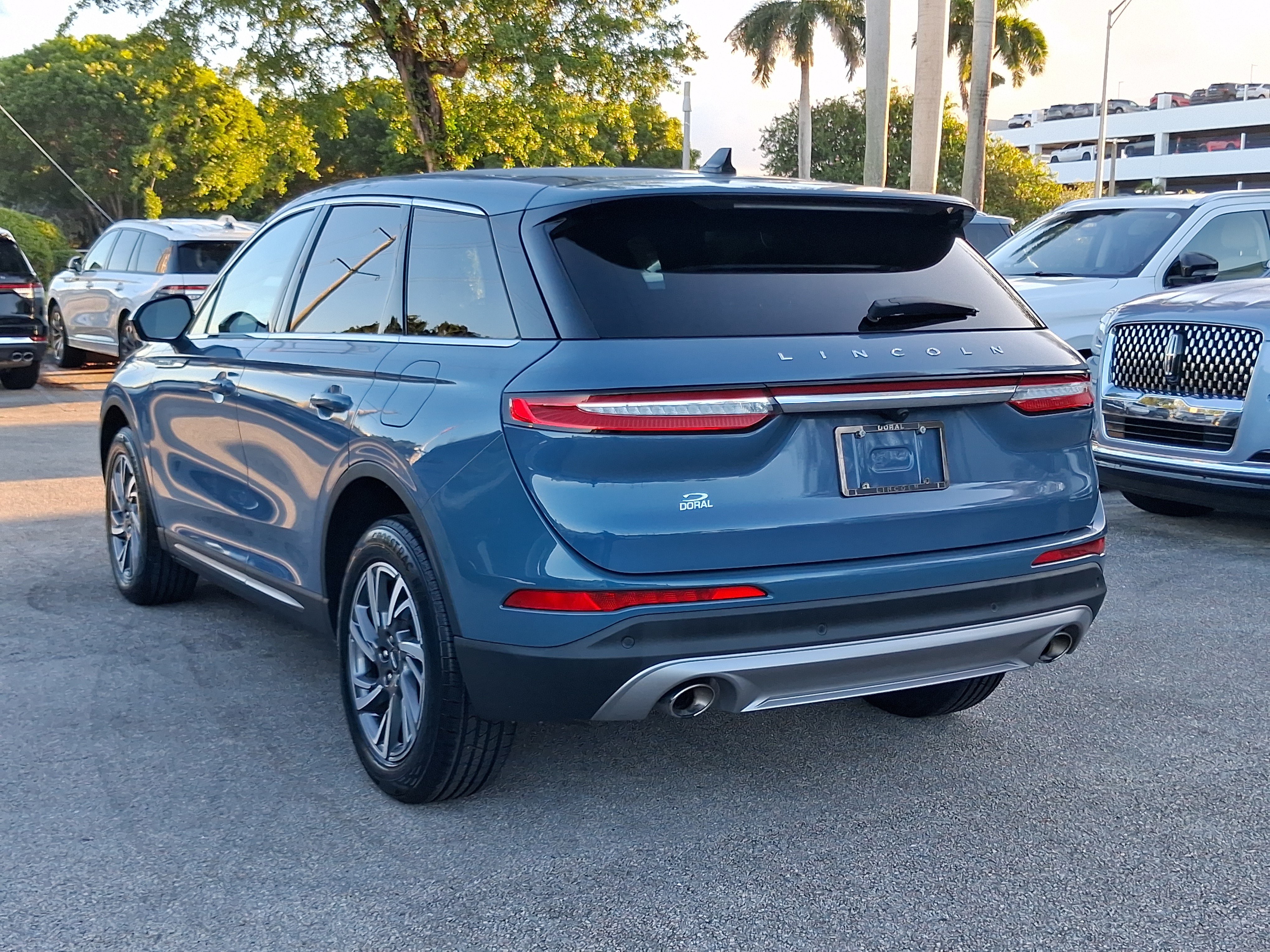 Certified 2023 Lincoln Corsair FWD image 3