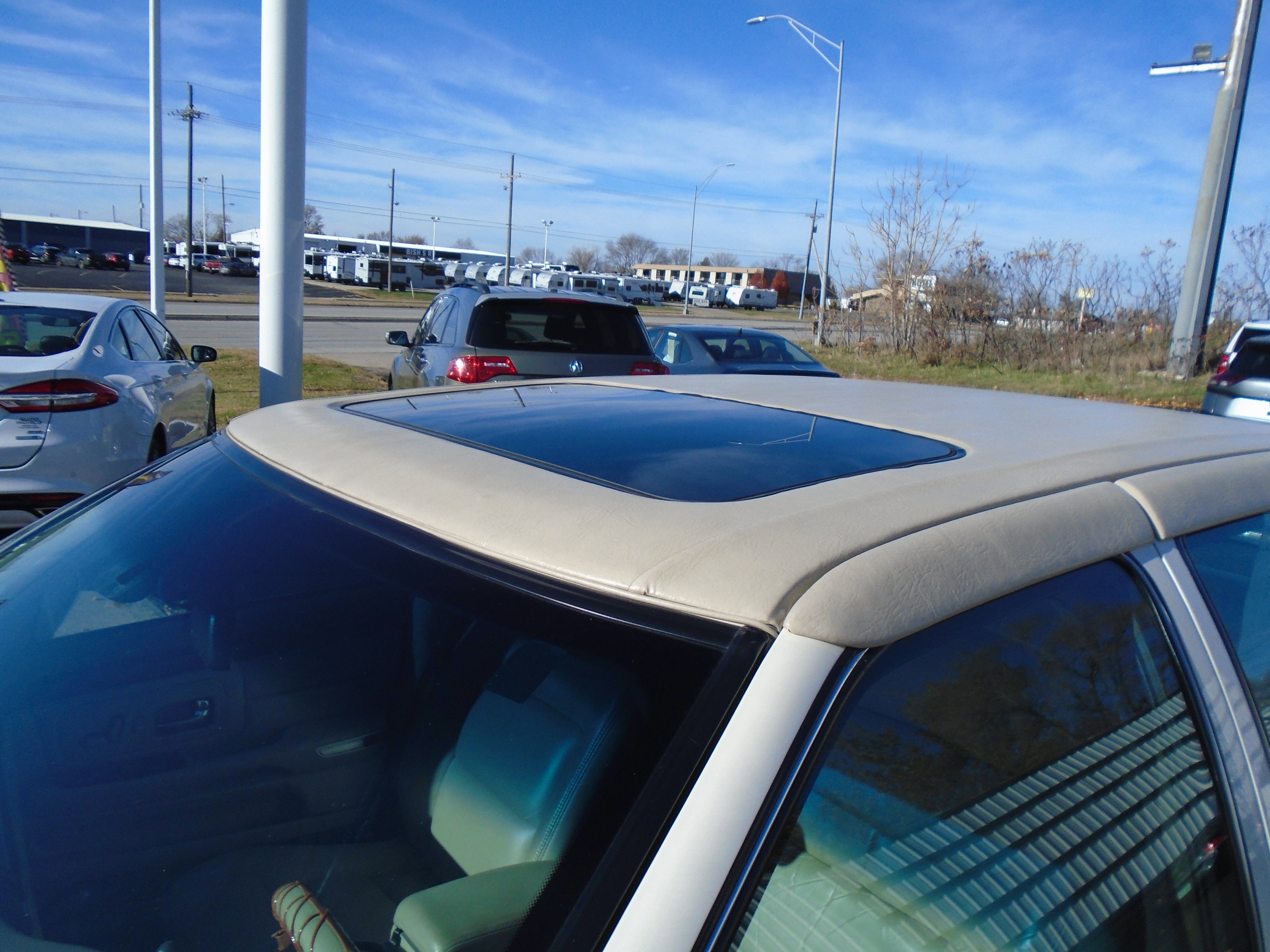 Used 1998 Cadillac De Ville FWD image 8